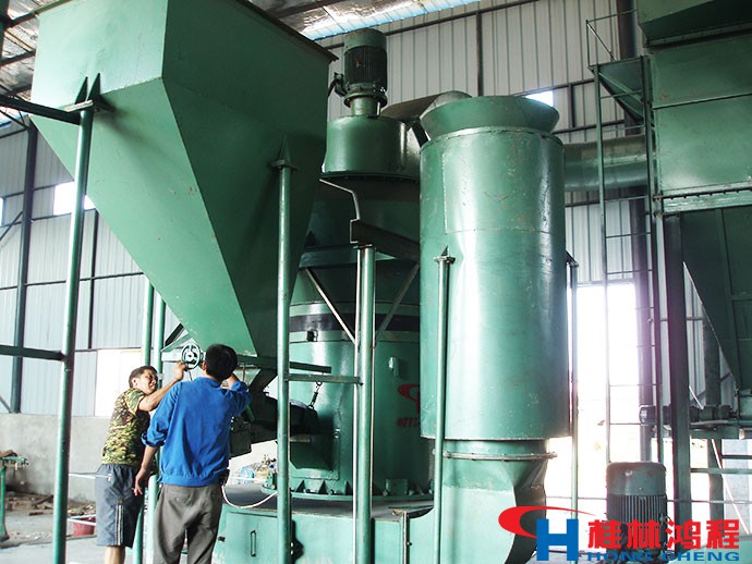 HC1700磨粉机：福州年产6万吨叶腊石制粉项目
